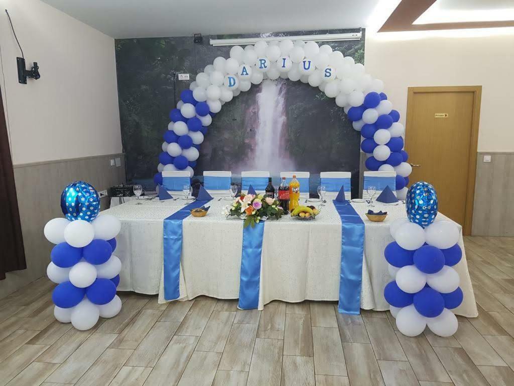 Hostal La Pared Torres de la Alameda ภายนอก รูปภาพ